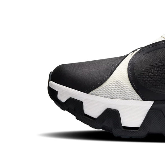 Hyper Black